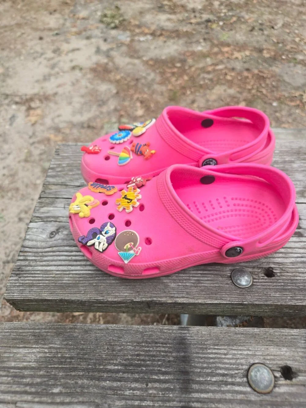 ✨Crocs Classic Clogs Electric Pink Girls Youth  SlipOn Sandals Jibbitz  2/4